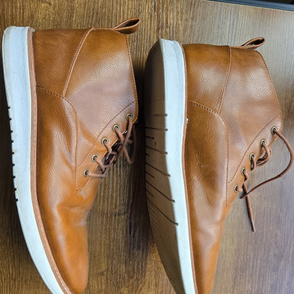 Ben Sherman Tan Leather Chukka Boots